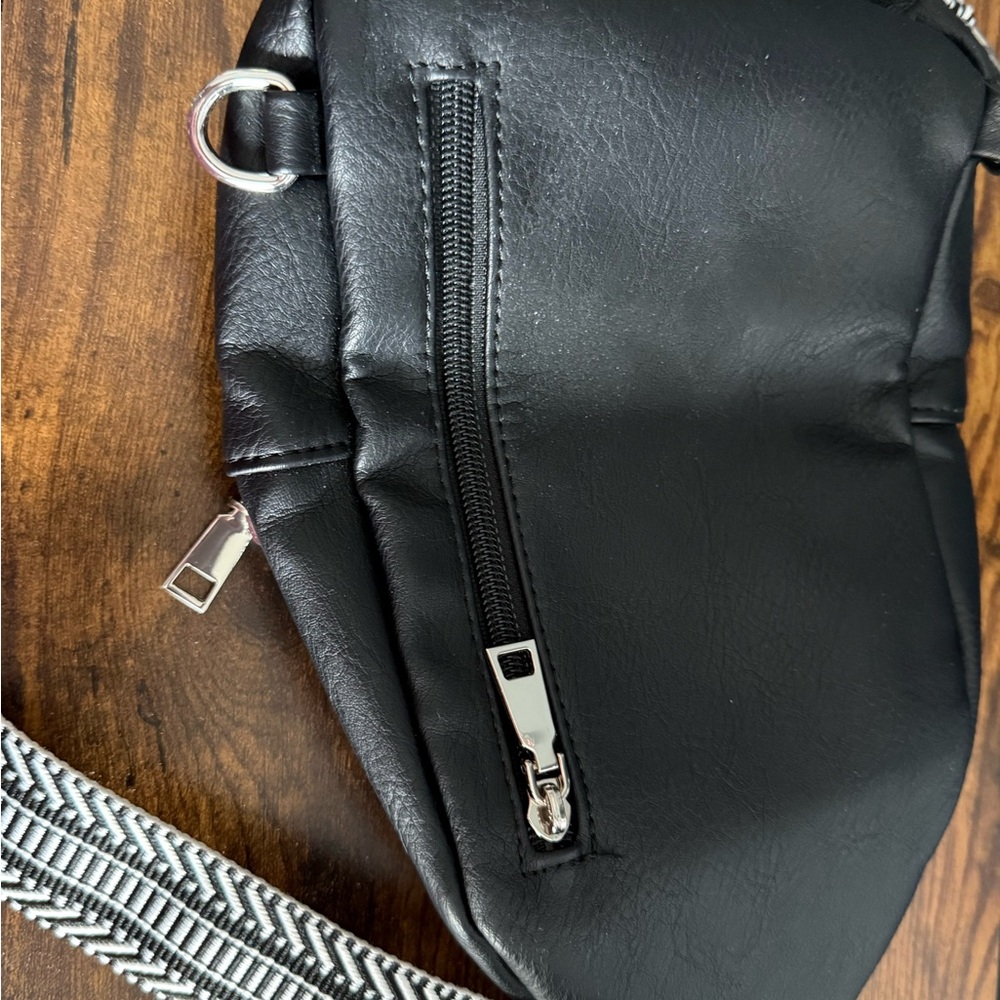 Elegant Black Leather Crossbody Bag